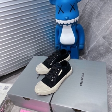 Balenciaga Low Shoes